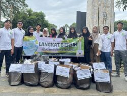 Gen Hijau dan ASAR Humanity Bagi Ratusan Paket Produk ‘Mama Suka’ di Stabat