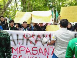 Kondusif, Driver Ojol dan Mahasiswa Warnai Demo di DPRD Langkat